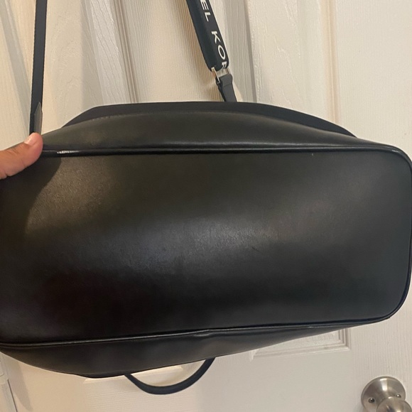 Micheal Kors sporty shoulder bag - Picture 4 of 4